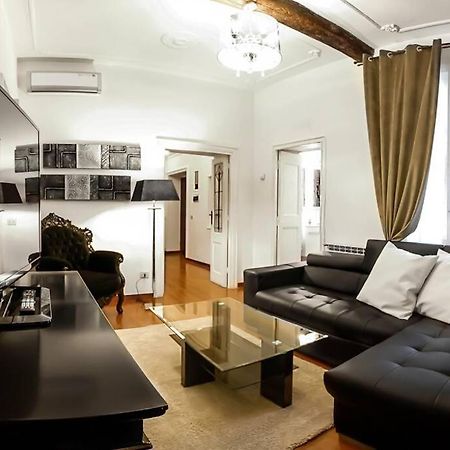 Banchi - Classic Apartment Between Navona And Campo Dei Fiori Rome Exterior photo