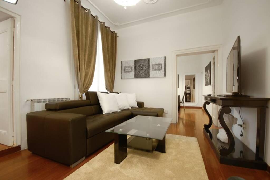 Banchi - Classic Apartment Between Navona And Campo Dei Fiori Rome Exterior photo