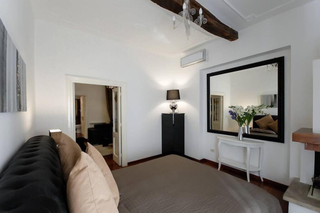 Banchi - Classic Apartment Between Navona And Campo Dei Fiori Rome Exterior photo