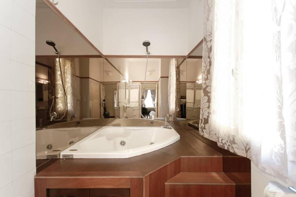 Banchi - Classic Apartment Between Navona And Campo Dei Fiori Rome Exterior photo