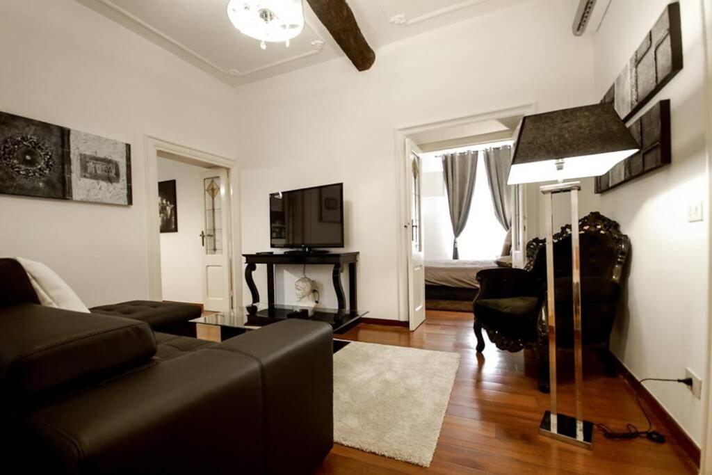 Banchi - Classic Apartment Between Navona And Campo Dei Fiori Rome Exterior photo