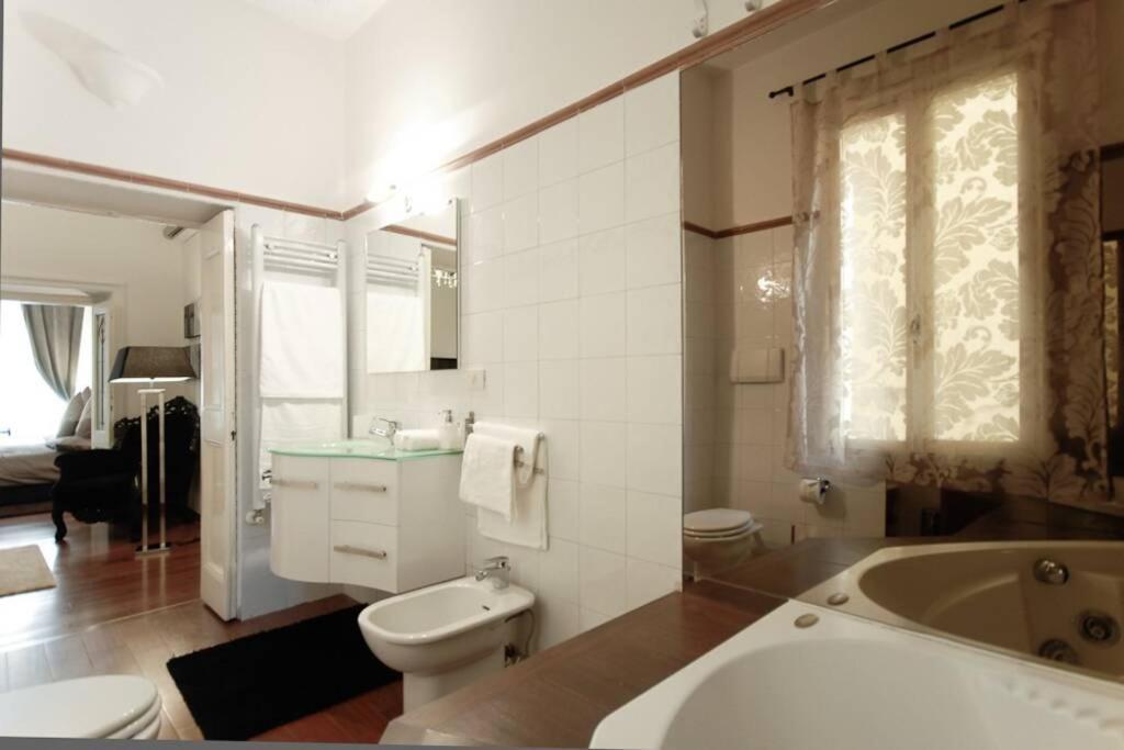 Banchi - Classic Apartment Between Navona And Campo Dei Fiori Rome Exterior photo