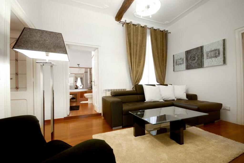 Banchi - Classic Apartment Between Navona And Campo Dei Fiori Rome Exterior photo